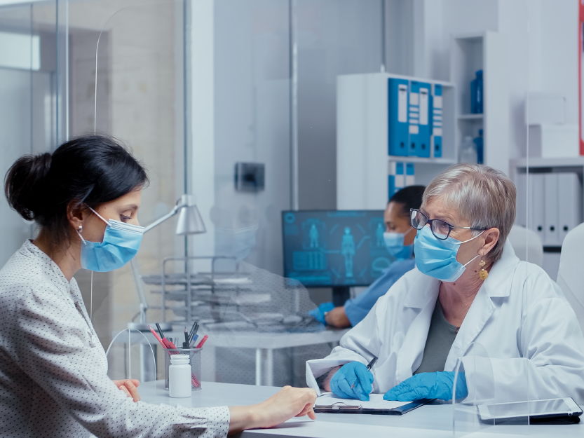 Doctora y paciente | SPF | San Pablo Farmacia